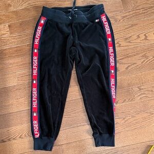 Tommy Hilfiger Women’s Black Logo-Trim Jogger Pants